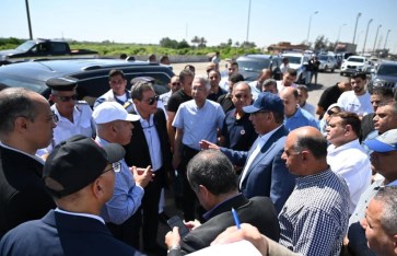 الفريق كامل الوزير.  الفريق كامل الوزير.