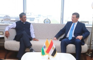 وزير الزراعة والسفير الهندي  وزير الزراعة والسفير الهندي