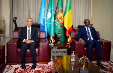 وزير الخارجية ونظيره المالي  وزير الخارجية ونظيره المالي