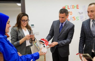 نائبة وزيرة التضامن الاجتماعي مع سفير مصر باليابان 