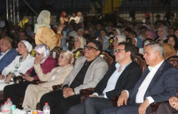 خلال افتتاح المهرجان خلال افتتاح المهرجان