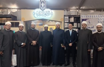 خلال الافتتاح خلال الافتتاح