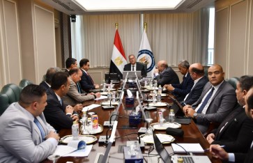 وزير البترول خلال اللقاء وزير البترول خلال اللقاء