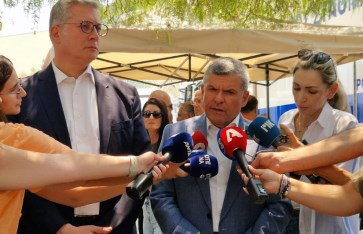 وزير البترول خلال اللقاء وزير البترول خلال اللقاء