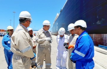 وزير البترول يتفقد تجهيزات وحدة التغييز العائمة "إنيرجيوس باور" وزير البترول يتفقد تجهيزات وحدة التغييز العائمة "إنيرجيوس باور"