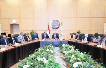 اجتماع وزيرى الصناعة والاستثمار مع مصنعى السيارات اجتماع وزيرى الصناعة والاستثمار مع مصنعى السيارات