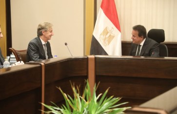 لقاء وزير الصحة مع ممثل برنامج الأمم المتحدة الإنمائى لقاء وزير الصحة مع ممثل برنامج الأمم المتحدة الإنمائى