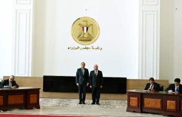 توقيع عقد تطوير منطقة صناعية بالسخنة توقيع عقد تطوير منطقة صناعية بالسخنة