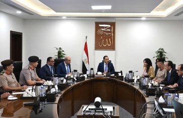 متابعة إنشاء مبنى 4 بمطار القاهرة الدولى