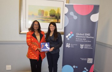 لقاء وزيرة التخطيط مع المديرة التنفيذية لمركز التجارة الدولية (ITC) التابع للأمم المتحدة لقاء وزيرة التخطيط مع المديرة التنفيذية لمركز التجارة الدولية (ITC) التابع للأمم المتحدة