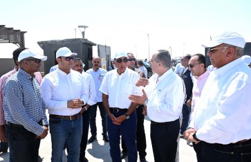 رئيس الوزراء يتفقد محطة تحلية مياه شرب فى العلمين رئيس الوزراء يتفقد محطة تحلية مياه شرب فى العلمين