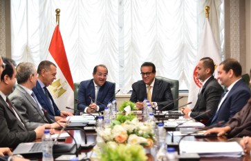 اجتماع لمناقشة سبل استدامة تمويل التامين الصحى الشامل اجتماع لمناقشة سبل استدامة تمويل التامين الصحى الشامل