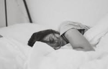 تفسير رؤيا الاب والأم المتوفيين في المنام تفسير رؤيا الاب والأم المتوفيين في المنام