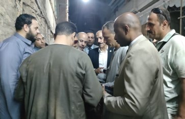 تسليم شيكات التعويضات لأسر ضحايا حادث المنوفية