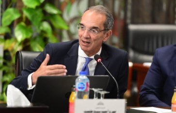 وزير الاتصالات