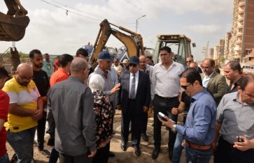 كسر خط مياه رئيسي بالمنصورة كسر خط مياه رئيسي بالمنصورة