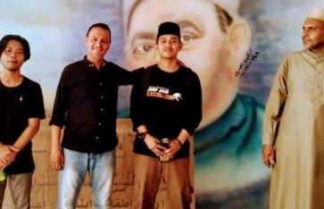 طلاب من إندونيسيا يزورون معلمهم الأزهري في سوهاج