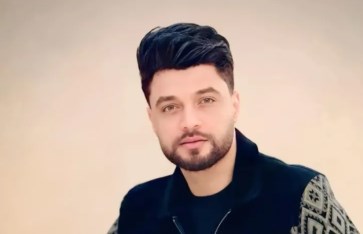 المطرب أحمد عامر