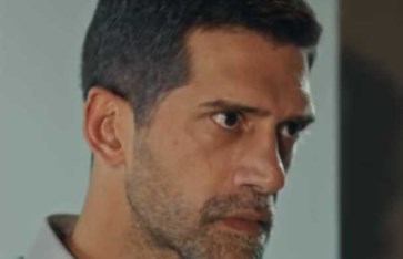 الفنان أحمد مجدي  الفنان أحمد مجدي