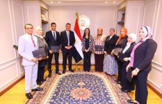 تكريم لجنة الاتصال السياسى 