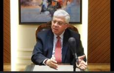 د. أيمن عاشور وزير التعليم العالي والبحث العلمي 