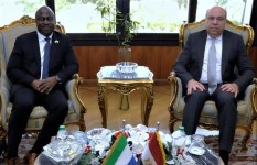 وزير الطيران ونظيره السيراليوني وزير الطيران ونظيره السيراليوني