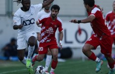 بيراميدز وبطل الدوري الإيراني 