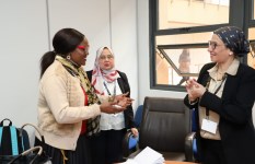 لقاء وزيرة البيئة والأمين العام لاتفاقية الأراضي الرطبة لقاء وزيرة البيئة والأمين العام لاتفاقية الأراضي الرطبة