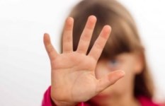 تحرش بطفلة  تحرش بطفلة