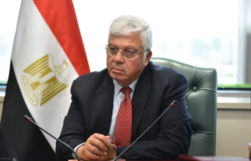 د. أيمن عاشور وزير التعليم العالي والبحث العلمي د. أيمن عاشور وزير التعليم العالي والبحث العلمي