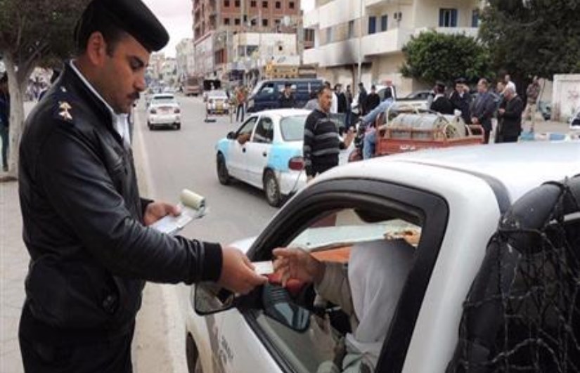 ضبط مخالفات مرورية - صورة أرشيفية ضبط مخالفات مرورية - صورة أرشيفية