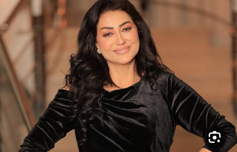 وفاء عامر وفاء عامر