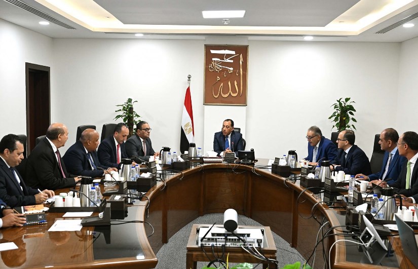اجتماع رئيس الوزراء مع أعضاء الغرف التجارية اجتماع رئيس الوزراء مع أعضاء الغرف التجارية