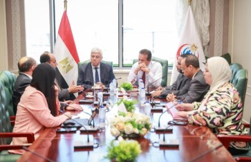 اجتماع لبحث تطوير علاجات متقدمة للأورام السرطانية اجتماع لبحث تطوير علاجات متقدمة للأورام السرطانية