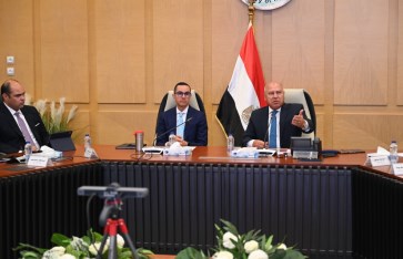 اجتماع وزير الصناعة مع كبار مصنعى الأسمنت اجتماع وزير الصناعة مع كبار مصنعى الأسمنت