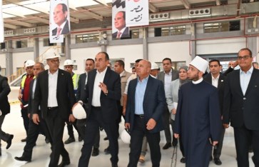 زيارة مجموعة من الوزراء لشركة النصر للسيارات زيارة مجموعة من الوزراء لشركة النصر للسيارات