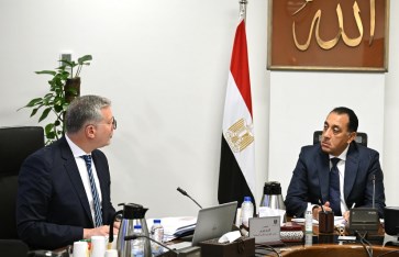 اجتماع رئيس الوزراء مع وزير البترول اجتماع رئيس الوزراء مع وزير البترول