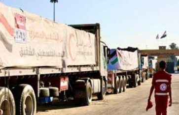 قوافل المساعدات المصرية تستمر علي مدار اليوم قوافل المساعدات المصرية تستمر علي مدار اليوم