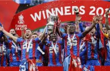 كريستال بالاس كريستال بالاس