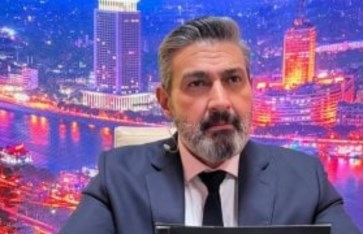 الفنان ياسر جلال  الفنان ياسر جلال