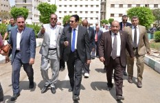 جولة رئيس جامعة القاهرة 