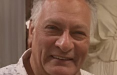 الفنان حمدي إسماعيل الفنان حمدي إسماعيل