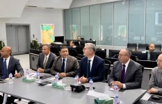 وزير البترول في جولة مفاجئة بمركز التحكم القومي