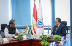 اجتماع وزير الصحة مع السفير الهندى اجتماع وزير الصحة مع السفير الهندى