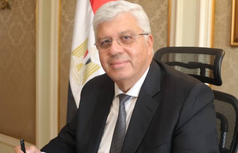 د. أيمن عاشور وزير التعليم العالي والبحث العلمي د. أيمن عاشور وزير التعليم العالي والبحث العلمي