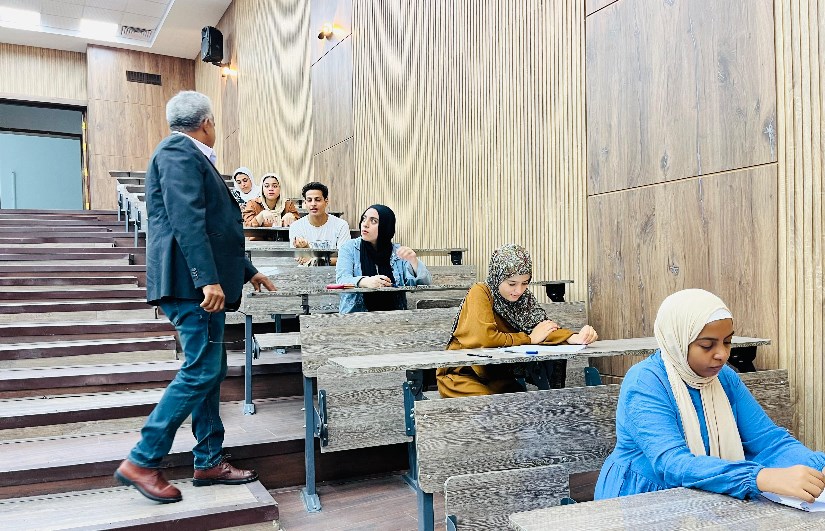 جانب من الامتحانات جانب من الامتحانات