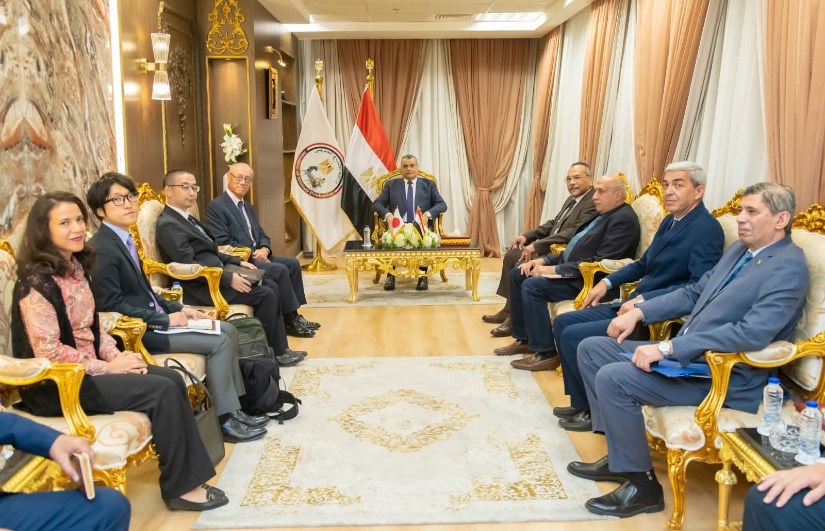 وزير الإنتاج الحربي يستقبل السفير الياباني بالقاهرة وزير الإنتاج الحربي يستقبل السفير الياباني بالقاهرة