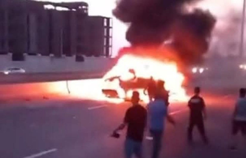 حادث انقلاب سيارة ملاكي واشتعال النيران بها حادث انقلاب سيارة ملاكي واشتعال النيران بها