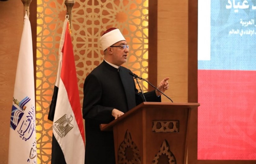 دكتور نظير عياد خلال المؤتمر دكتور نظير عياد خلال المؤتمر