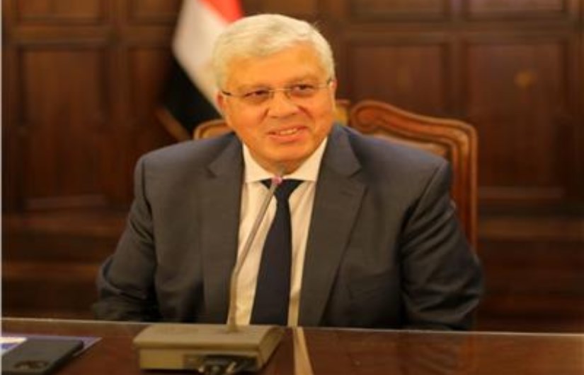 الدكتور أيمن عاشور الدكتور أيمن عاشور